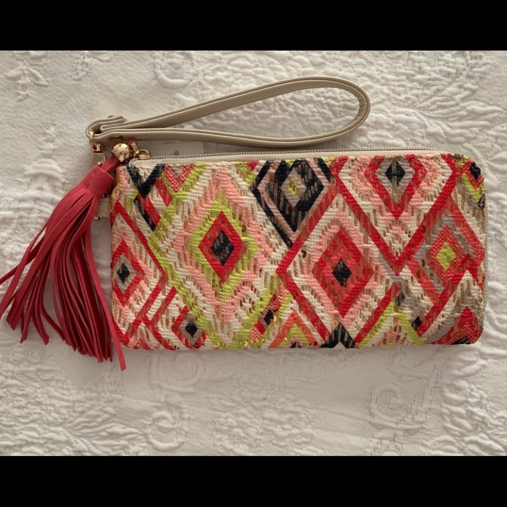 NWT Diamond Print Textured Wallet/Clutch